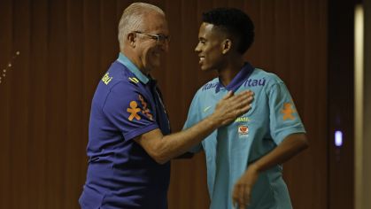 Estêvão se apresentou à Seleção Brasileira