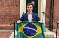 Brasileiro conquista bolsa para mestrado na China; conheça