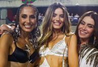 "Beleza Fatal" no Carnaval: trio protagonista curte 1º dia de Sapucaí