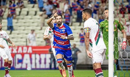 Lucero marcou o primeiro gol do Brasileirão 2025