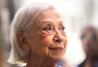 Fernanda Montenegro agradece sucesso de "Vitória" e mostra novos bastidores
