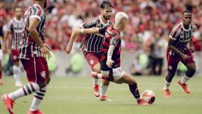 Lance de Flamengo x Fluminense pela final do Carioca