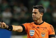 Brasileirão 2025 conta com regra contra cera de goleiros; entenda