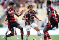 Flamengo acerta renovação com titular, que terá salário milionário