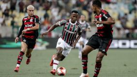 Lance de Fluminense x Flamengo pelo jogo de ida do Campeonato Carioca