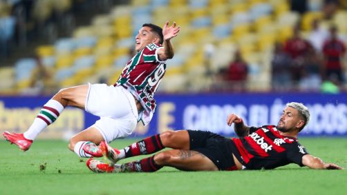Lance de Fluminense x Flamengo pelo jogo de ida da final do Carioca