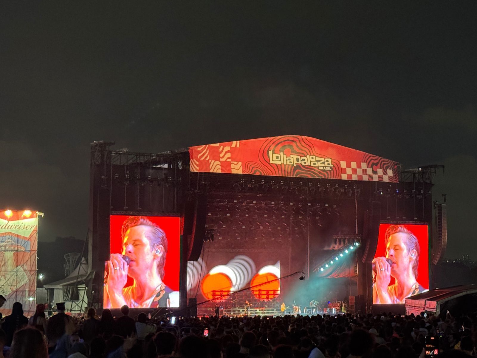 Banda se apresentou no último dia de festival antes do headliner Justin Timberlake • Nicoly Bastos/CNN