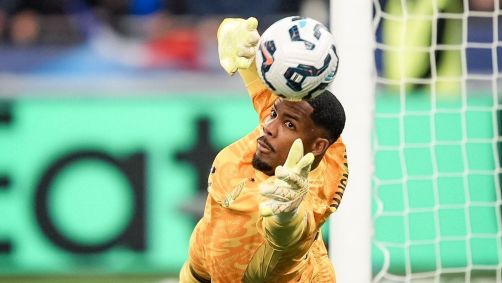 O goleiro Mike Maignan defendeu duas cobranças de pênalti da Croácia e ajudou a classificar a França na Nations League