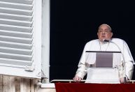 Papa tem “noite tranquila” no hospital e está descansando, diz Vaticano