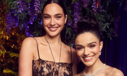 Rachel Zegler e Gal Gadot se reúnem em première mundial de “Branca de Neve”