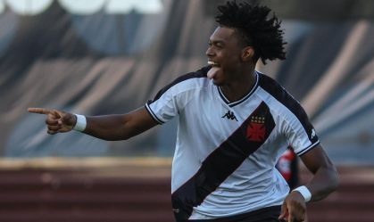 Após expulsão inusitada, Vasco goleia Flamengo no Brasileirão Sub-20: 5 a 0