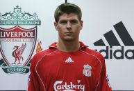 Liverpool assina contrato com a Adidas para substituir a Nike