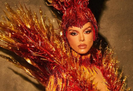 Giovanna Lancellotti rebate críticas à Beija-Flor: "Aceita que dói menos"