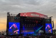 "Deus é gay", diz Girl in Red antes de “hino lésbico” no Lollapalooza