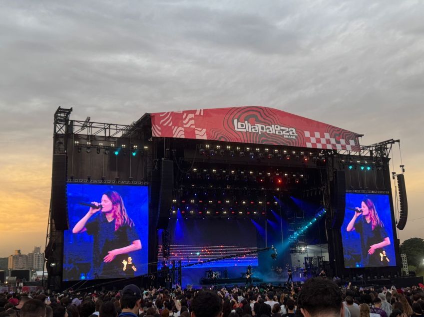 Girl in Red se apresentou no Lollapalooza Brasil 2025 nesta sexta-feira (28) • Nicoly Bastos/CNN