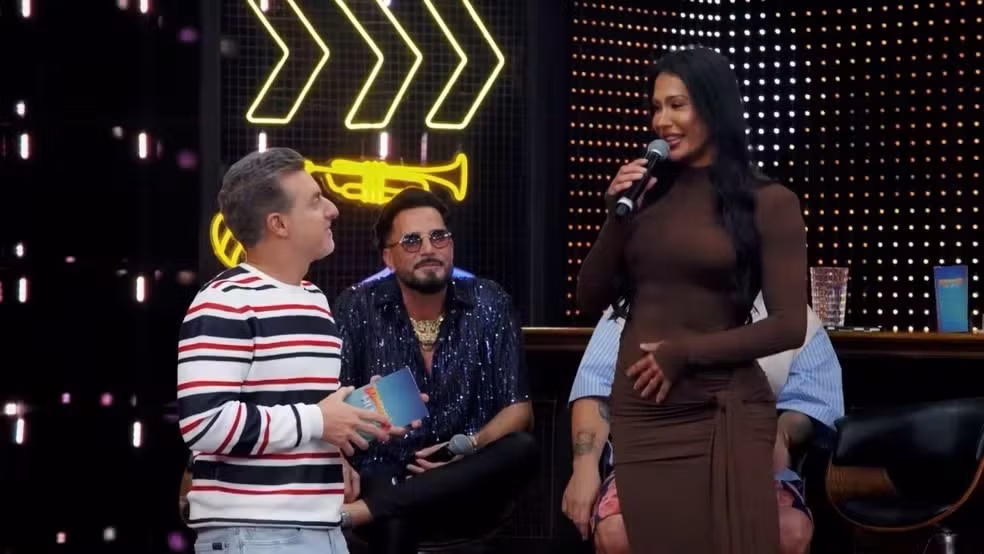 Gracyanne Barbosa no Domingão com o Huck