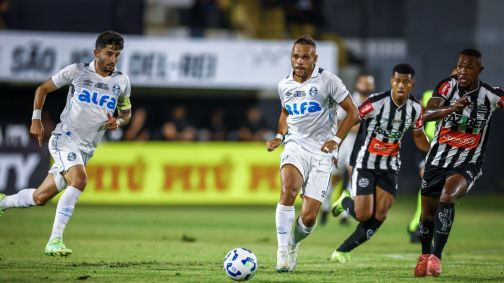 Lance de Grêmio x Athletic pela Copa do Brasil