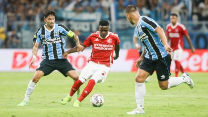 Lance de jogo entre Grêmio x Inter pelo Gauchão