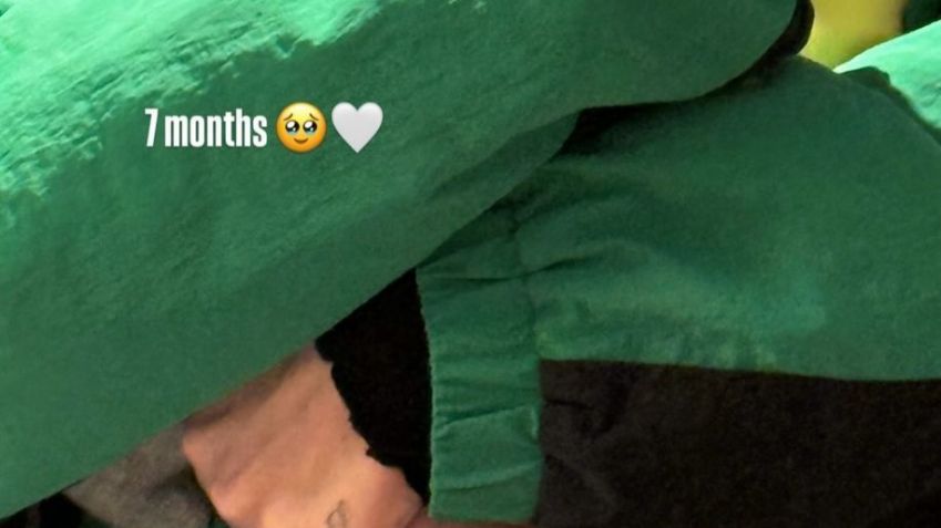 Hailey Bieber mostra Jack Blues, filho com Justin, usando blusa do Brasil •