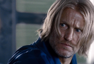"Jogos Vorazes": filme "Amanhecer na Colheita" escala ator de Haymitch