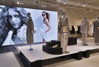 Gigante da moda planeja usar clones de IA de modelos humanos