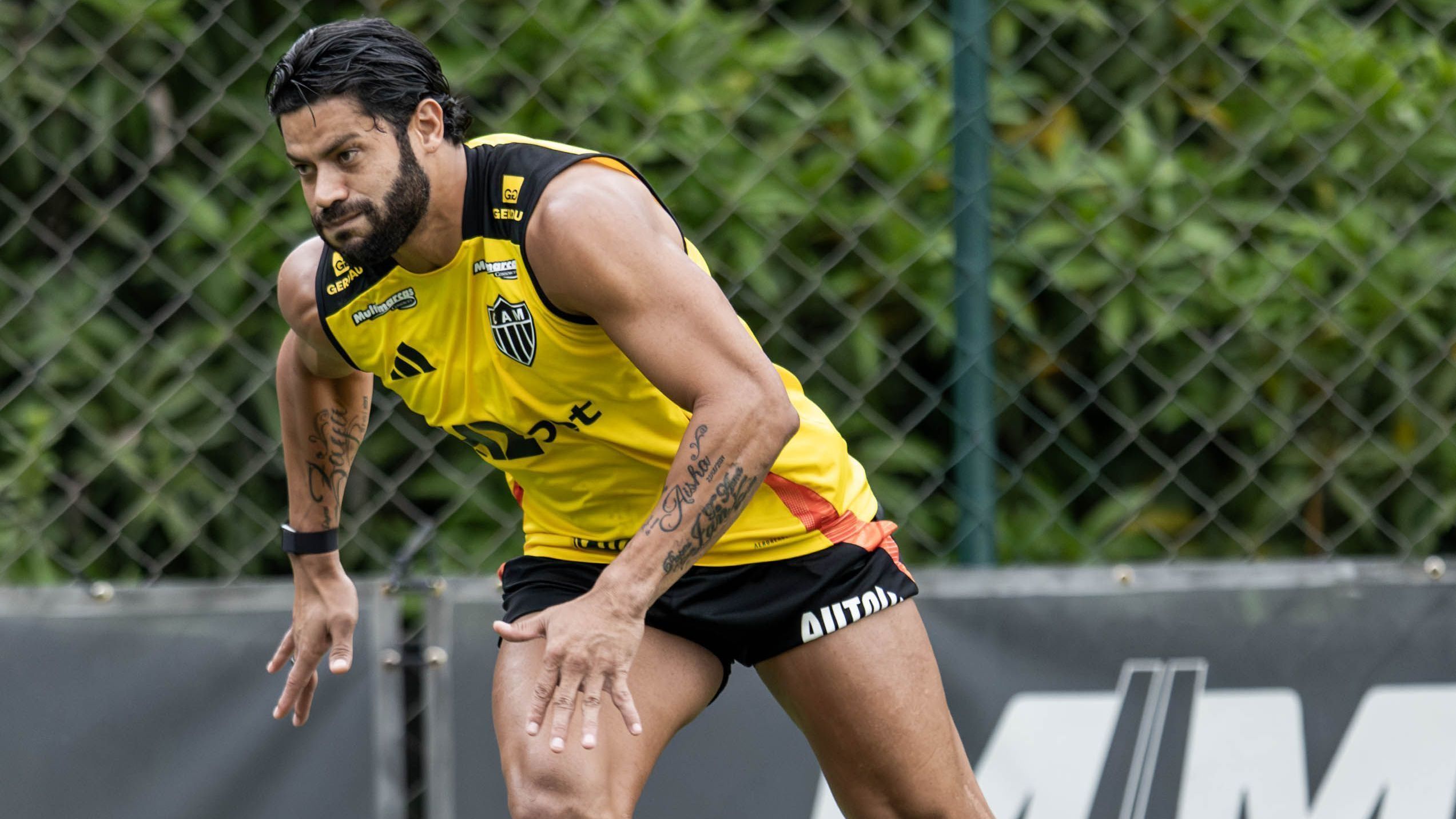 Hulk durante treino do Atlético-MG nesta sexta-feira (14)
