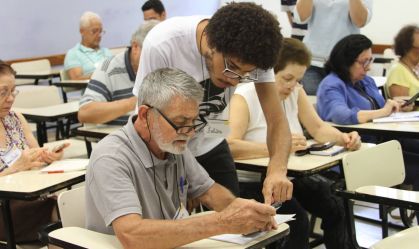 Idosos ampliam presença no ensino superior em 10 anos, aponta estudo