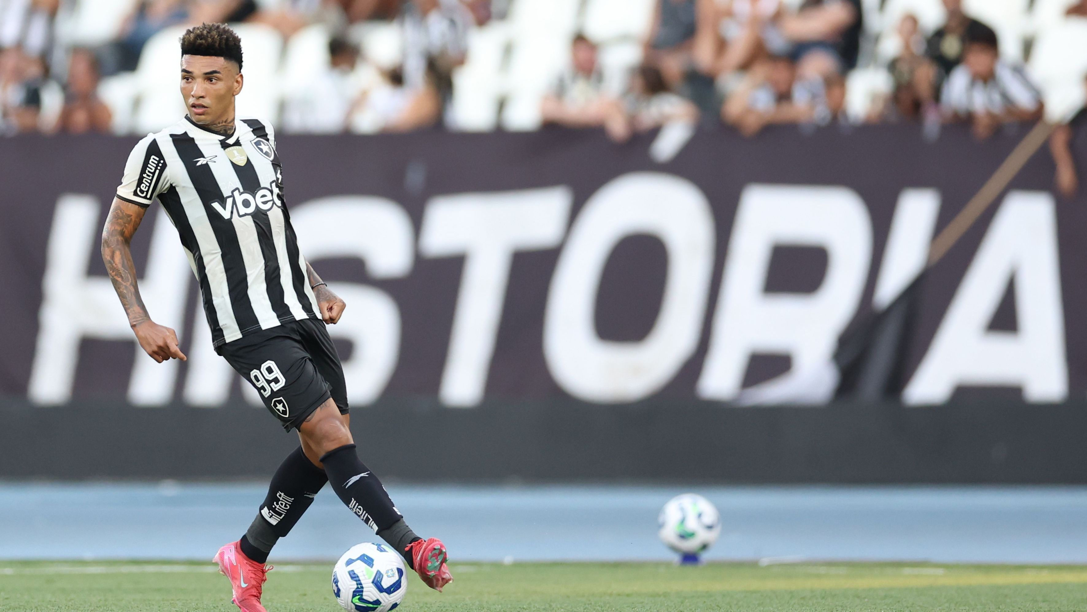 Igor Jesus durante amistoso entre Botafogo e Novorizontino