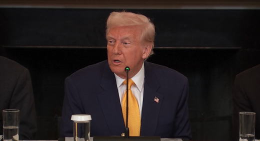 Donald Trump discursa em evento sobre criptomoedas na Casa Branca