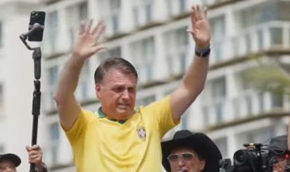 Bolsonaro procura PSDB e Podemos em busca de votos para PL da Anistia