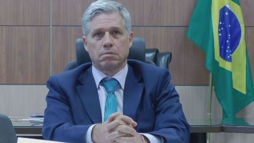 O ministro do Desenvolvimento Agrário, Paulo Teixeira, em entrevista à CNN