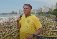 Eles querem que eu tenha uma condenação, diz Bolsonaro em ato