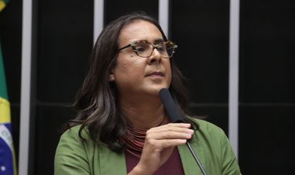 Duda Salabert diz que também foi avisada de que visto virá como "masculino"