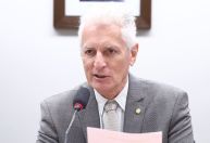 Petista quer unir PEC de Guedes a isenção do IR