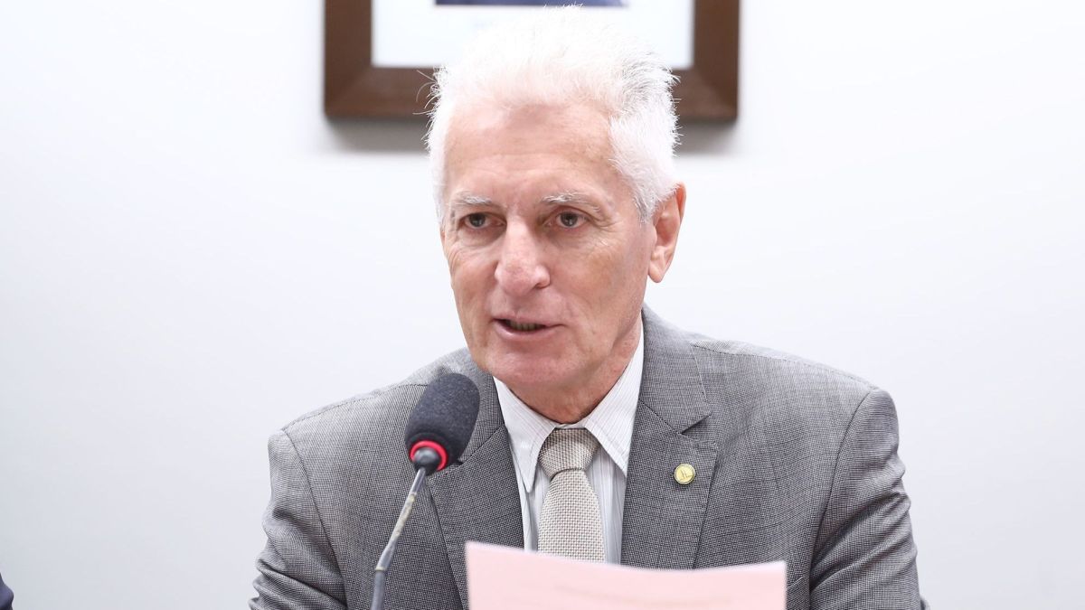 Rogério Correia se licencia do cargo após cirurgia para tratar um câncer | CNN Brasil