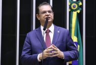 PL protocola urgência à anistia para resistir a pressões e firmar apoio