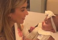 Wanessa abre álbum de fotos com irmã caçula: "Minha princesa"
