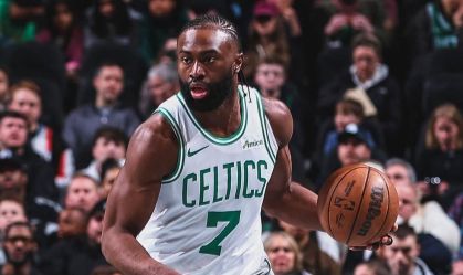Jaylen Brown passa por cirurgia e deve estar pronto para pré-temporada