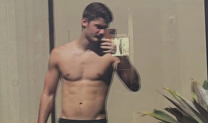 Filho de Fábio Assunção posa sem camisa e web reage: "Multiplica, Senhor"