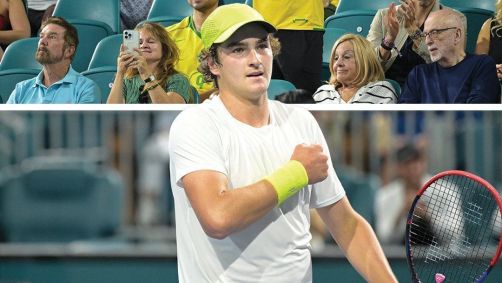 João Fonseca comemora vitória sobre o francês Ugo Humbert no Miami Open