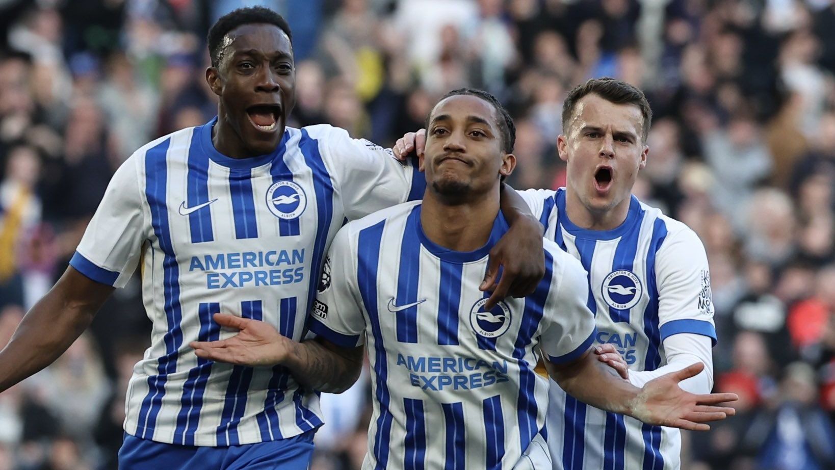 João Pedro, do Brighton, comemora gol na vitória sobre o Fulham