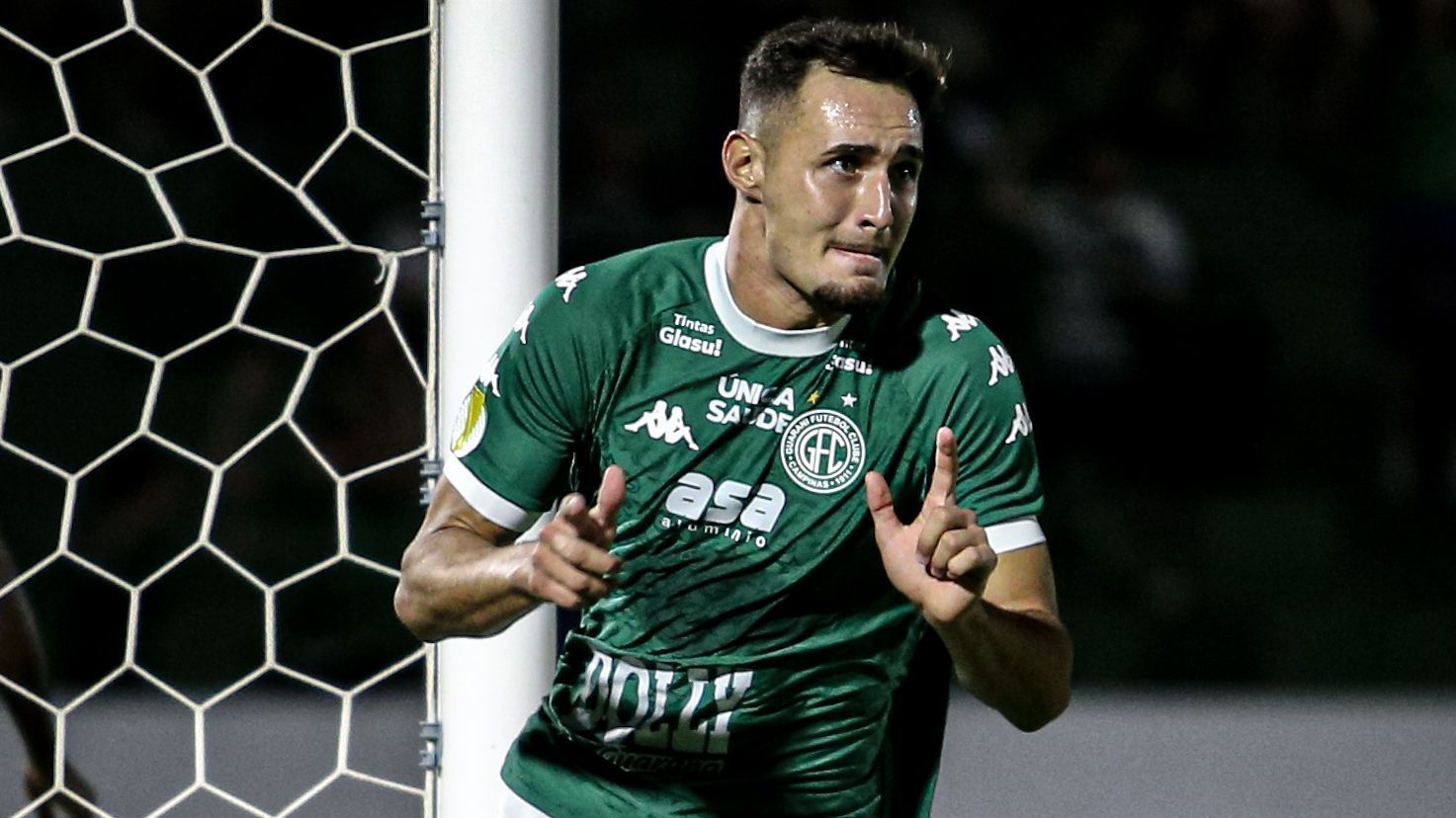 João Marcelo comemora gol pelo Guarani