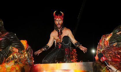 Carnaval do RJ: José Loreto desfila de demônio pela Vila Isabel