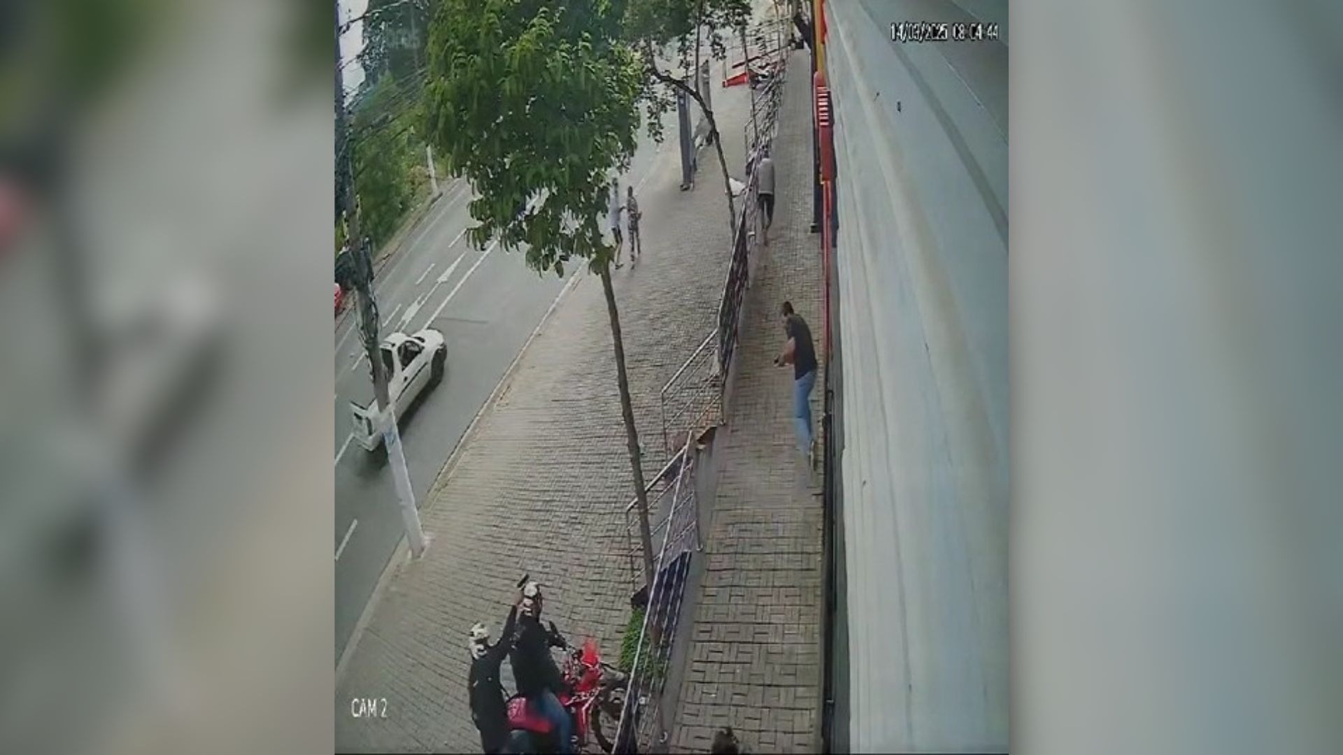 Homem foi baleado por criminosos após reagir a uma tentativa de assalto