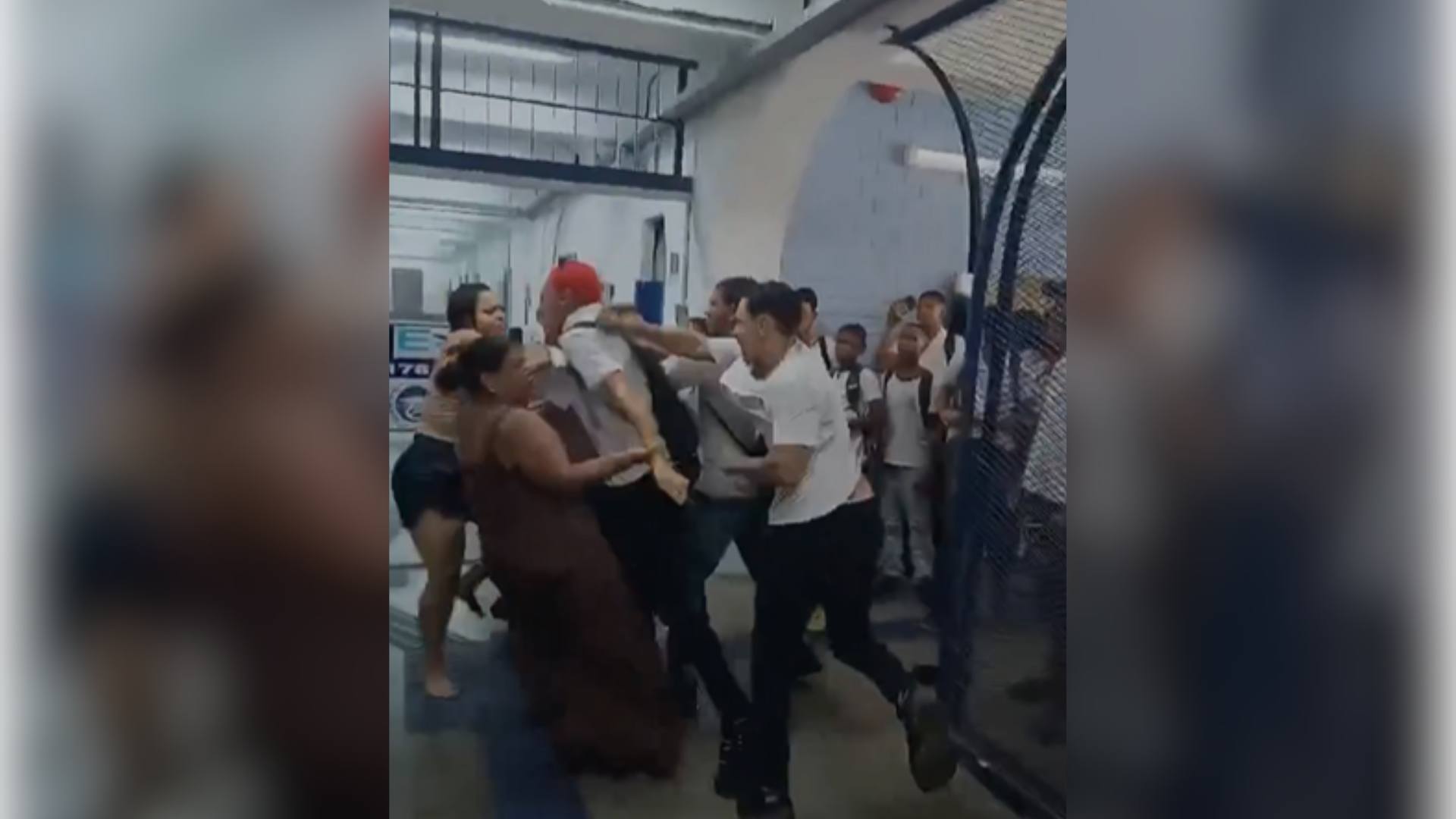 BRIGA NA ESCOLA