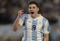 Julián Alvarez abre placar para a Argentina contra o Brasil; veja gol