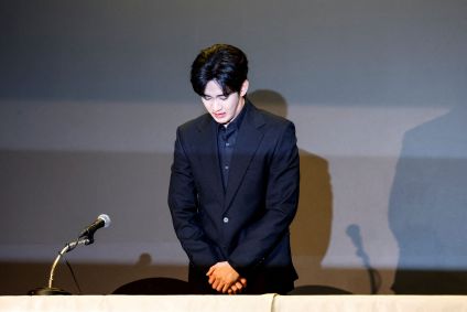 Kim Soo-hyun concede entrevista em Seul em 31/3/2025