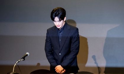 Kim Soo-hyun concede entrevista em Seul em 31/3/2025