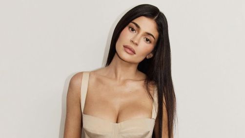 Kylie Jenner lança paleta de sombras no Brasil