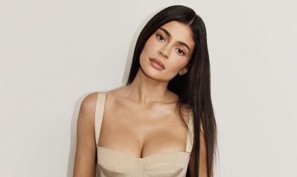 Kylie Jenner lança paleta de sombras no Brasil